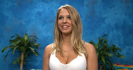 巨乳ストリップオンリーファンズ xxx 写真