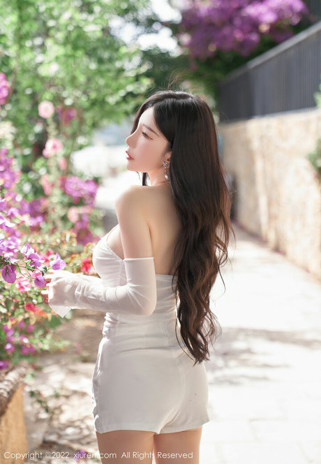 弁護士オンリーファンズ ホットヌード 写真