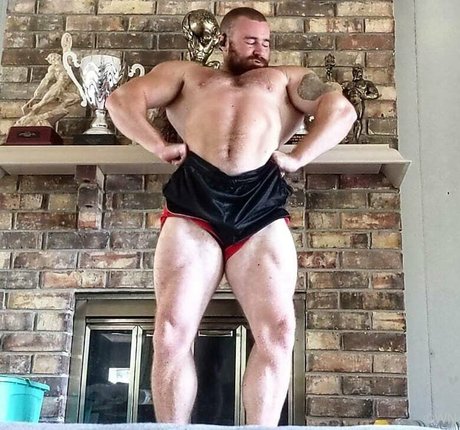 beefbeast 裸のスター 写真