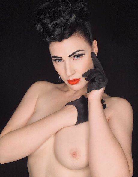 theampedupvamp かわいいモデル 画像