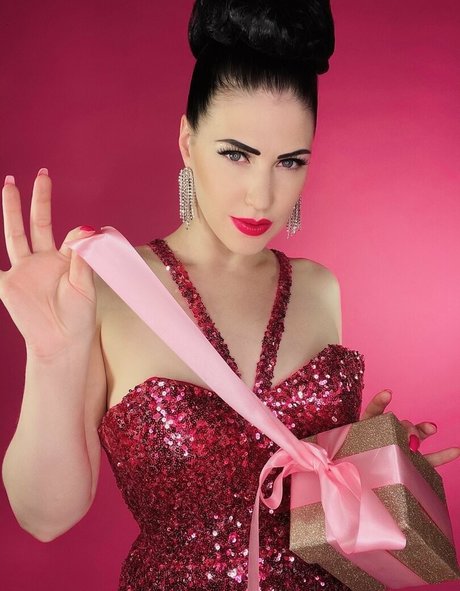 theampedupvamp HD女優 ギャラリー