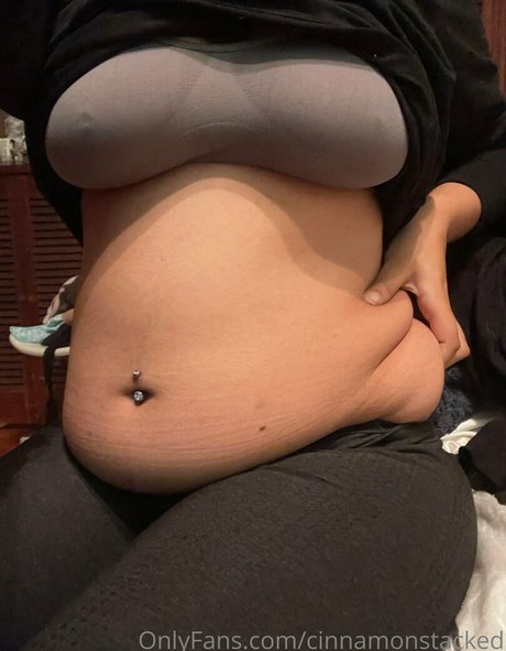 cinnamonstacked ポルノスター アダルト 写真