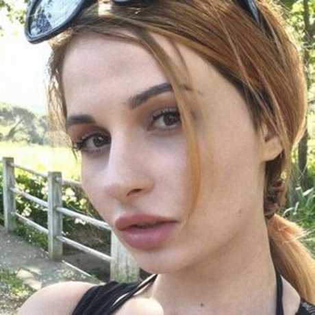 パンツを食い込ませるオンリーファンズ 無料セックス 画像