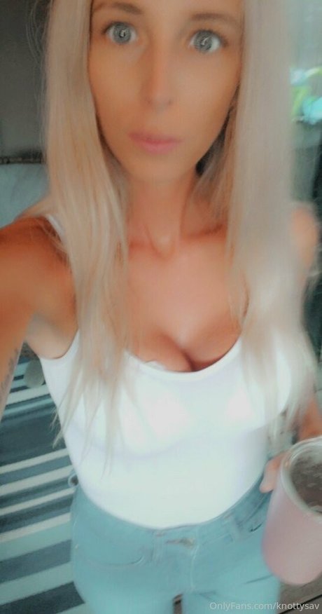 knottysav ポルノスター 美しい 写真