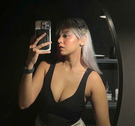 Daniella Roi アダルトモデル 画像