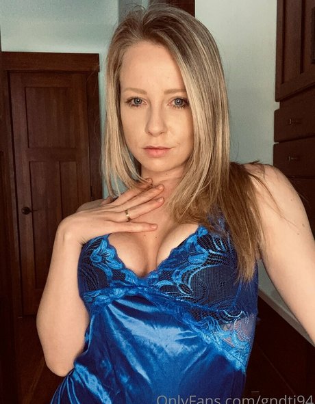 gndtj94 セクシーなポルノスター 画像