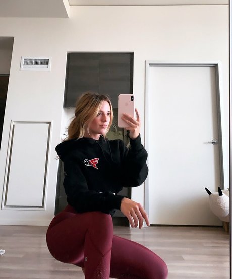 コスプレオナニーオンリーファンズ アートヌード 写真