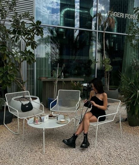 Sevinch Salmanova 裸のスター ギャラリー