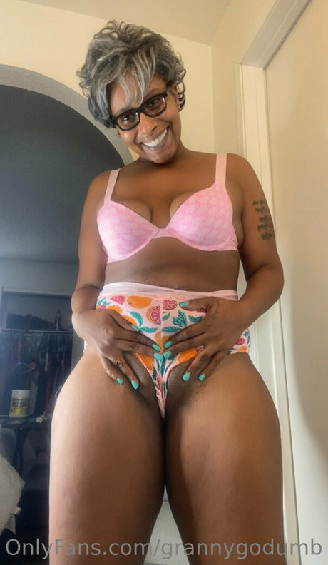 grannygodumb スター xxx 画像