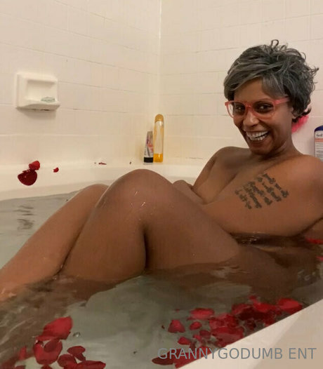 grannygodumb 高品質モデル 写真