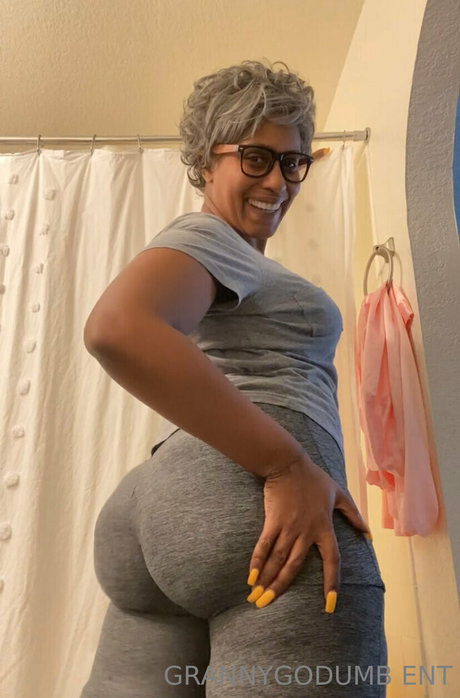 grannygodumb ポルノモデル 写真