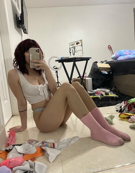 rileyjeansfw ホットなスター 画像