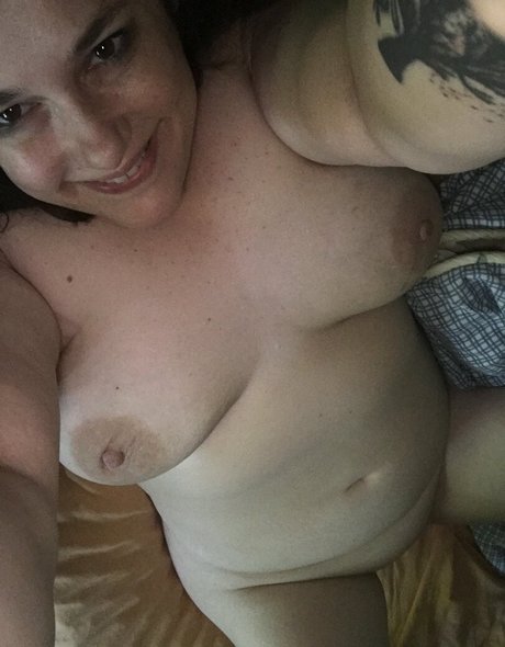 曲線美のブロンドオンリーファンズ パーフェクト 画像