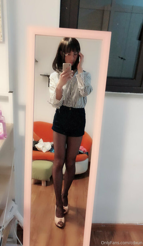 タンオンリーファン 無料 写真