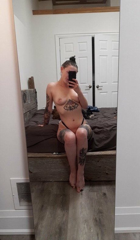 suicidekittenxo エロティックなスター 写真