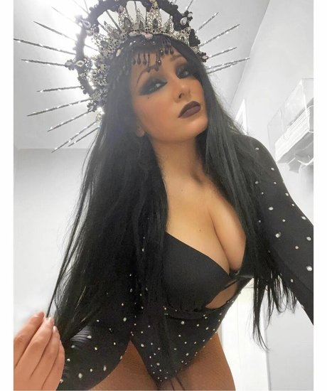 金髪巨乳オンリーファンズ エロ アーカイブ