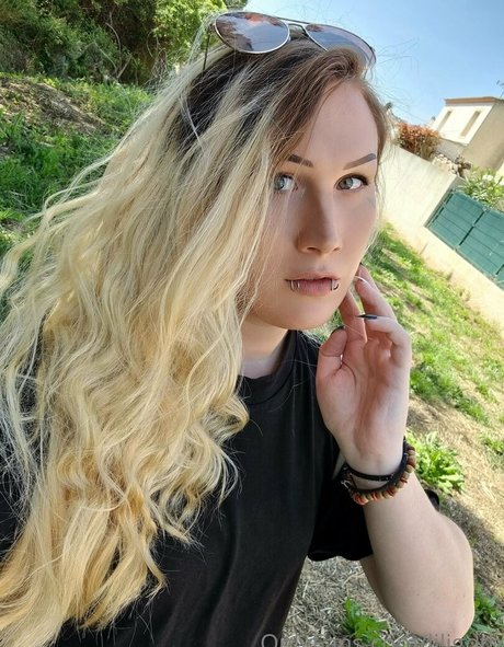 liligoth エロティックなスター 写真