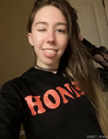 巨乳ストリップオンリーファンズ アートポルノ 写真