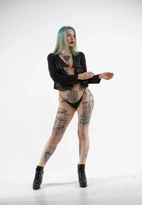 steishaginnes トップモデル 画像