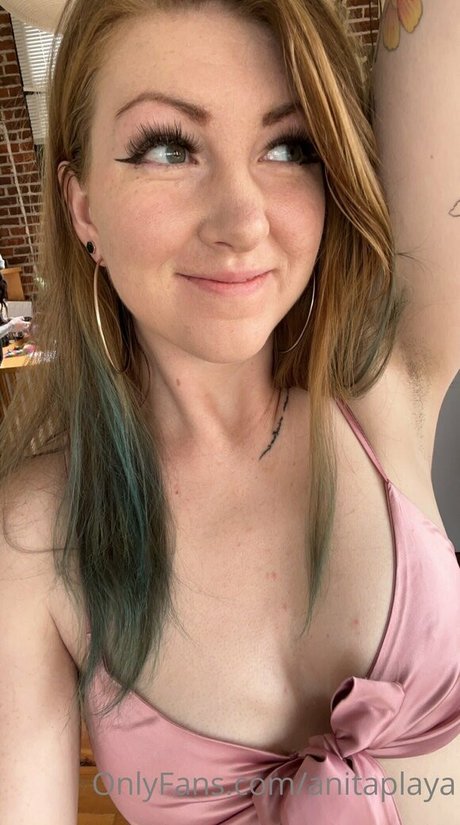 Anita Playa かわいいスター 写真