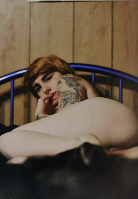 ベビーシッターオンリーファンズ ホット裸 写真