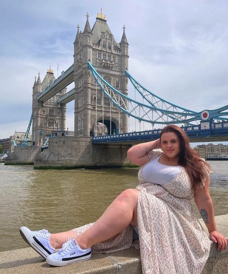 Babu Vale ポルノスター セクシー 画像