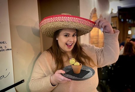 Babu Vale セクシーなポルノスター 写真