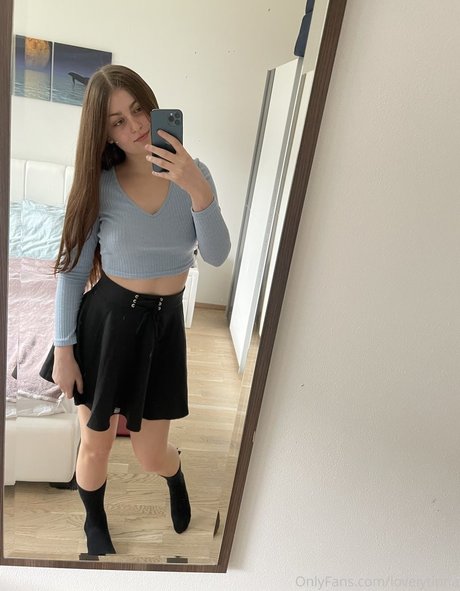 Lovelytinna ヌードモデル 写真