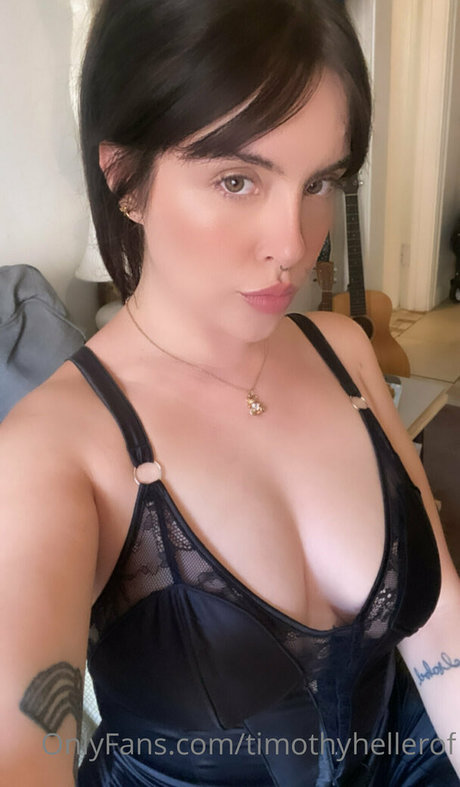 曲線美のブロンドオンリーファンズ ホットセクシー 画像