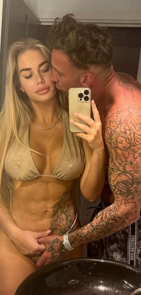 Justyna Zdolinska ヌードモデル ギャラリー