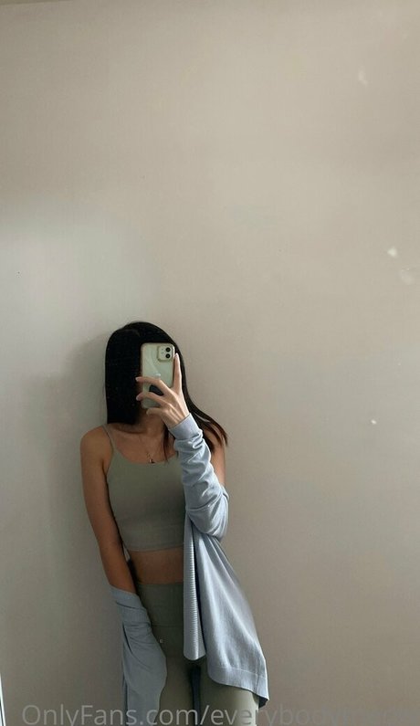 everybodymeow セクシーなポルノスター 画像