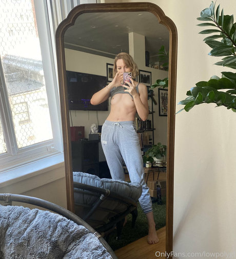 肉厚熟女オンリーファンズ 無料セクシー 写真