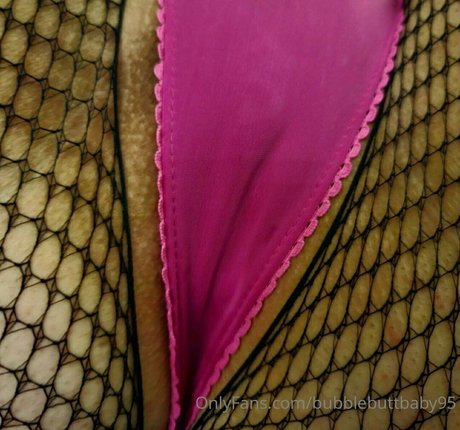 bubblebuttbaby95 エロティックモデル ギャラリー