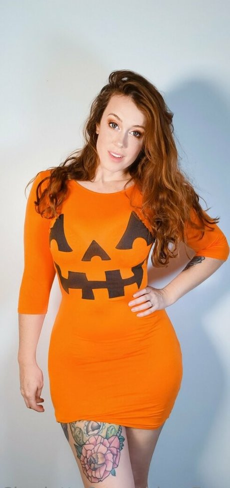 charlottesomethingfree セクシーモデル 写真