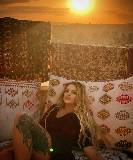 バン・オンリーファンズ 無料裸 写真