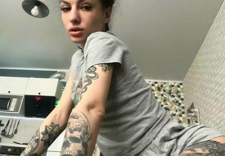 nataliabers セクシーなポルノスター 写真