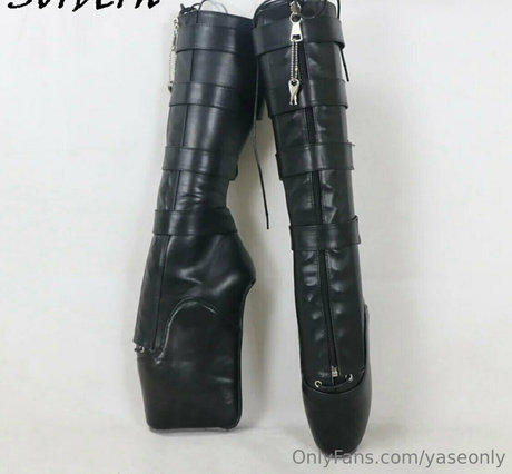 黒檀BDSMオンリーファンズ ホット裸 写真