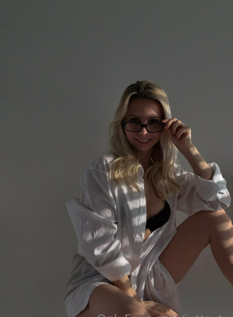 Jutta TV XXXモデル 写真