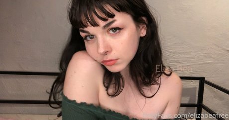 パンツを食い込ませるオンリーファンズ えろ 写真