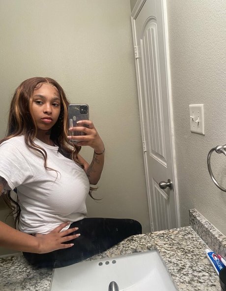 tharealnenebalenciaga 無料女優 写真