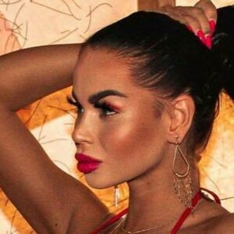 コスプレ フェムボーイ オンリーファンズ セクシー 写真