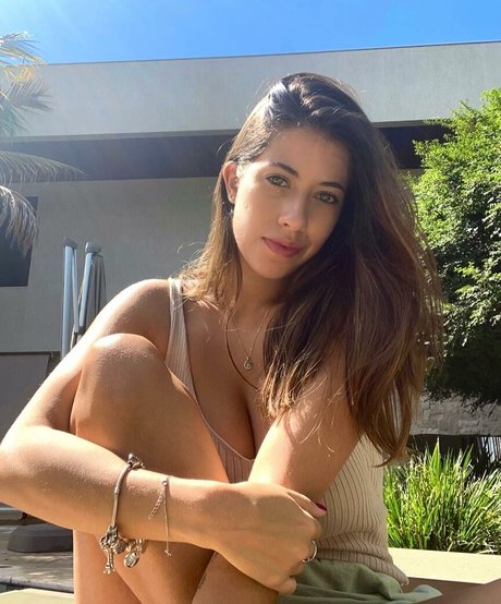 後背位オンリーファンズ セクシー 画像