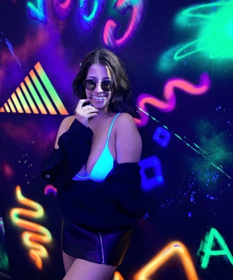 Anah Elisa HD女優 画像