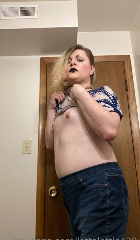 lottalottie420 無料女優 写真