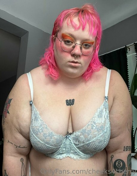 cheeks4cherry xxxスター 写真