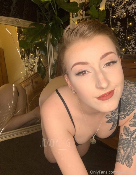 金髪オナニーオンリーファンズ HD 写真