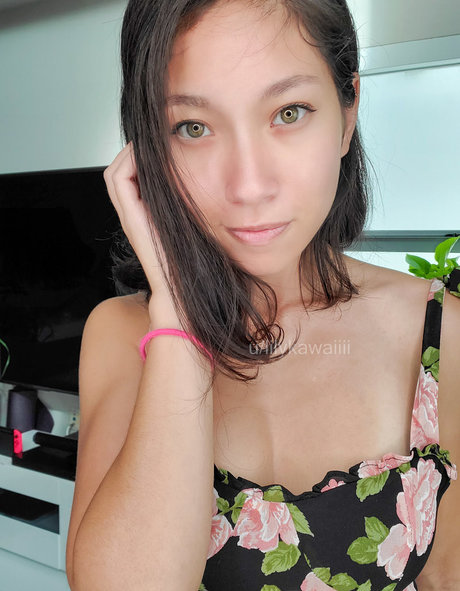 アマチュアペッギングオンリーファンズ セクシーヌード ギャラリー