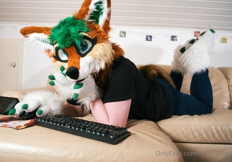 furry foxxy HDスター 写真