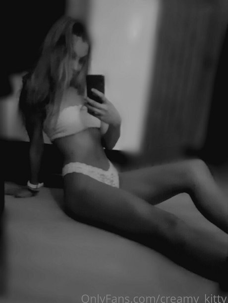 creamy kitty 裸のモデル 写真