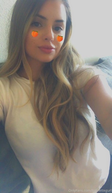 brunettegurl スター xxx 写真